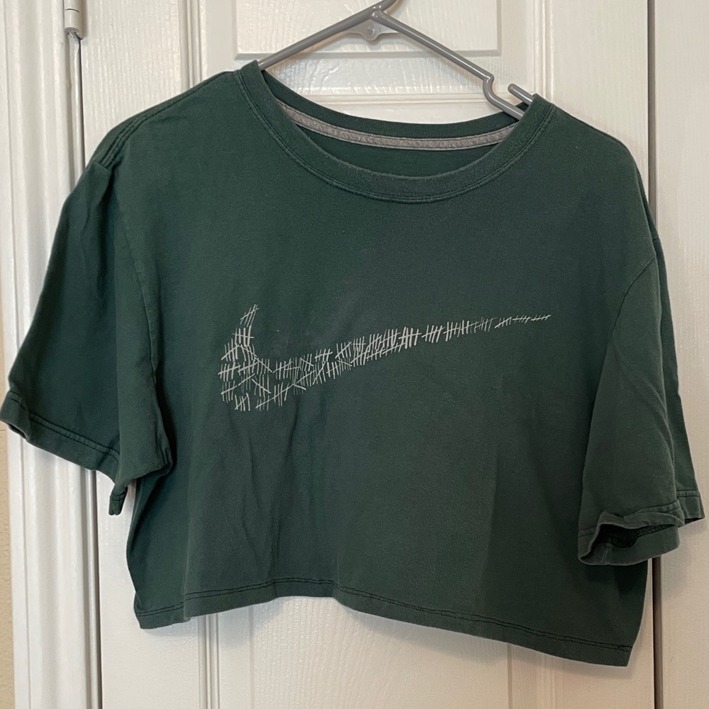 Cropped Nike Swoosh T-Shirt